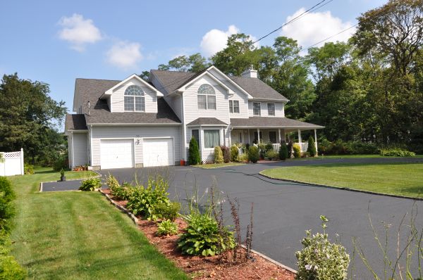 Cost of Driveway Resealing in Corona