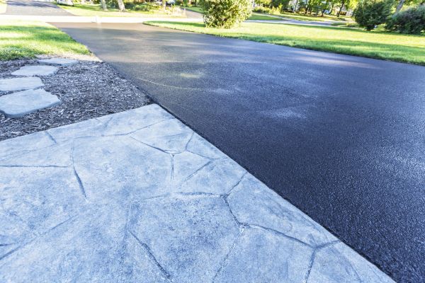 Cost of Residential Driveway Sealing in Corona